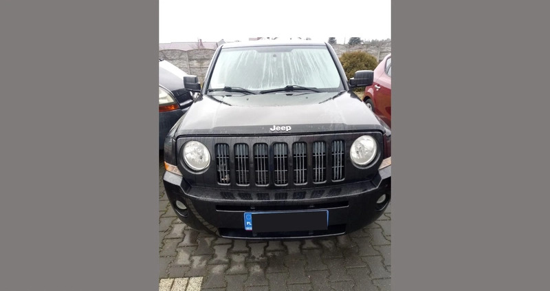 Jeep Patriot cena 29900 przebieg: 225396, rok produkcji 2007 z Staszów małe 46